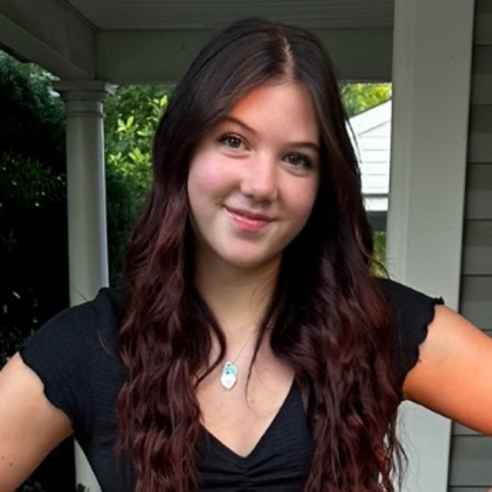 Meet your Posher, Alexis